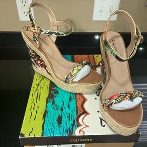 Size 8.5 Zigi Soho Calista Wedge w/ Rhinestone Detail - worn twice